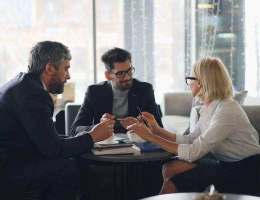 Strong Networks: How Experts Say to Build Them
