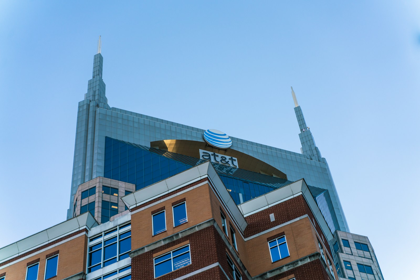 AT&T Enforces Strict Return-to-Office Policy Despite Industry Trends
