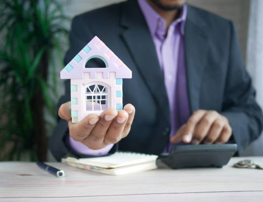 Confidence Trumps Wealth in Investment Decisions