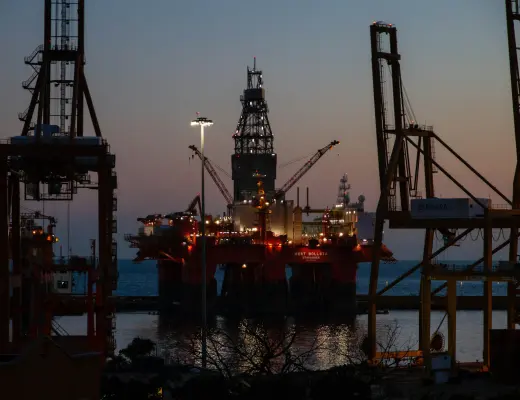 Saudi Aramco Reports Revenue Drop Due to Oil Price Decline