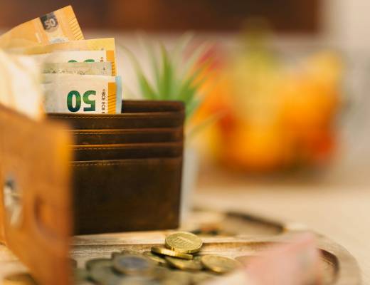 US Household Debt Hits Record $18.2 Trillion