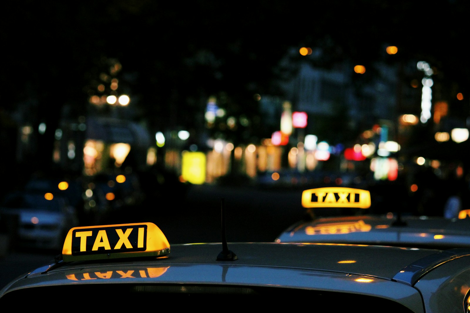 Waymo Accelerates Past Rivals in Autonomous Taxi Market