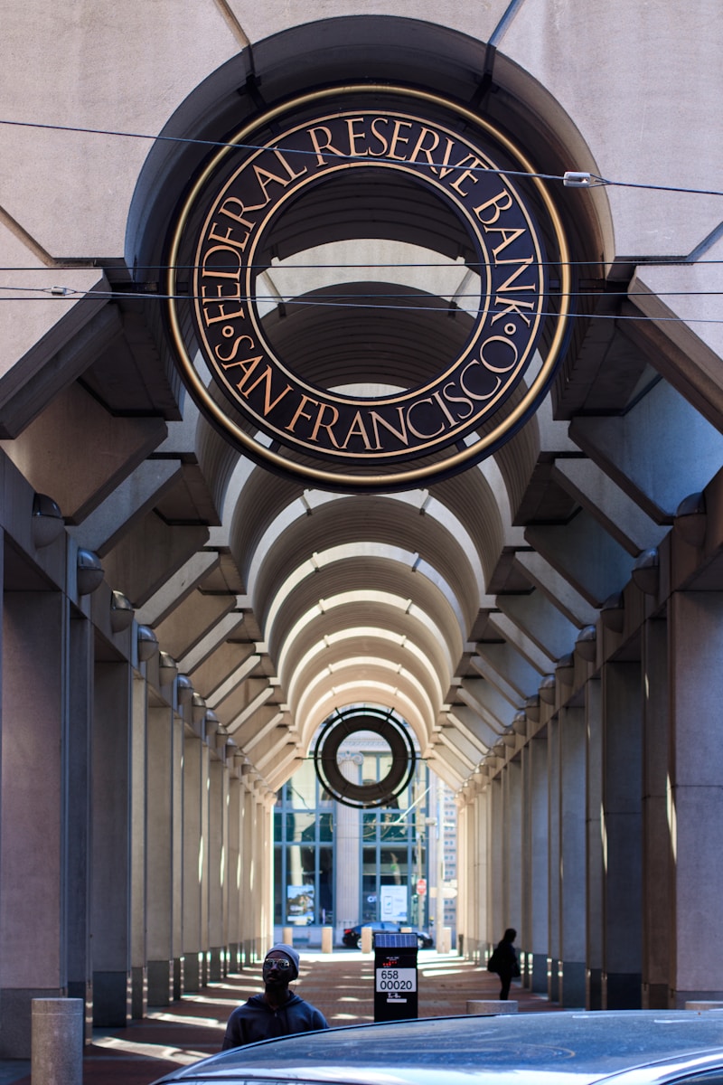 Strategists Weigh Fed Rate Cut Risks
