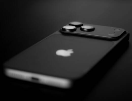 iPhone 17 Outpaces Predecessor in Sales
